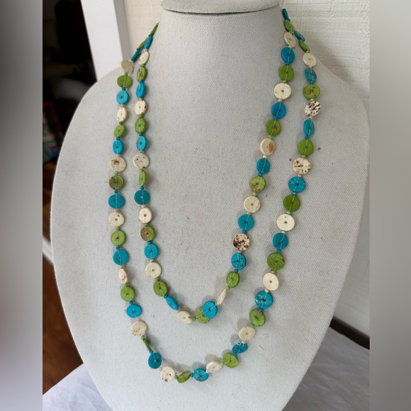 Splatter wood beaded necklace - Picture 3 of 8